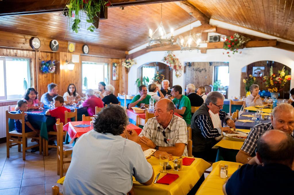 Antey-Saint-André Villaggio Turistico Camping Cervino מראה חיצוני תמונה