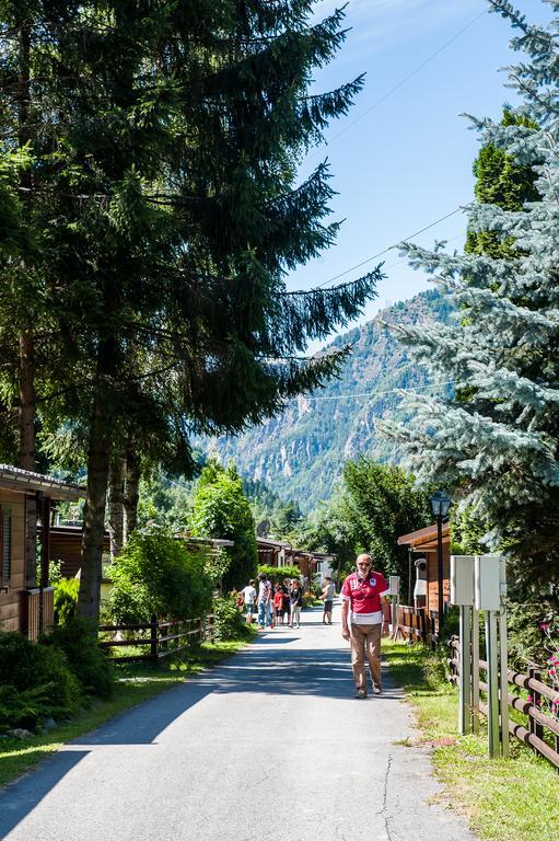 Antey-Saint-André Villaggio Turistico Camping Cervino מראה חיצוני תמונה