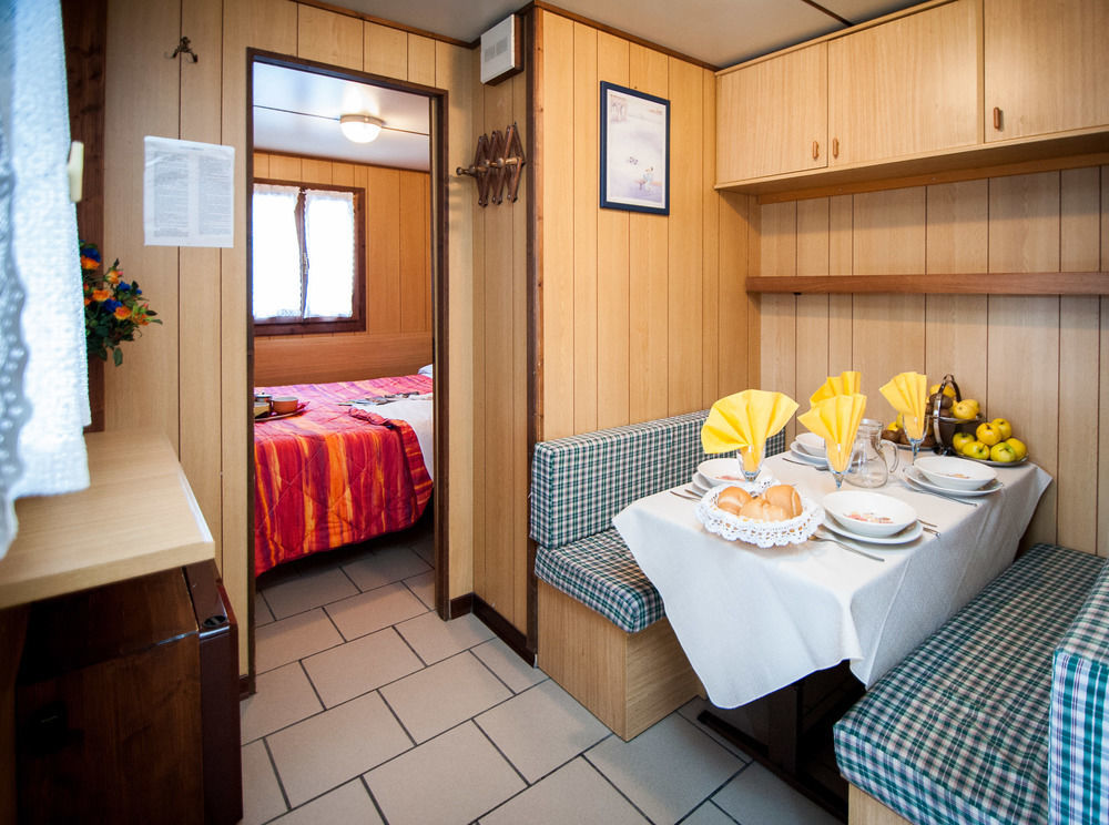Antey-Saint-André Villaggio Turistico Camping Cervino מראה חיצוני תמונה