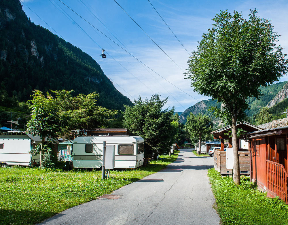 Antey-Saint-André Villaggio Turistico Camping Cervino מראה חיצוני תמונה