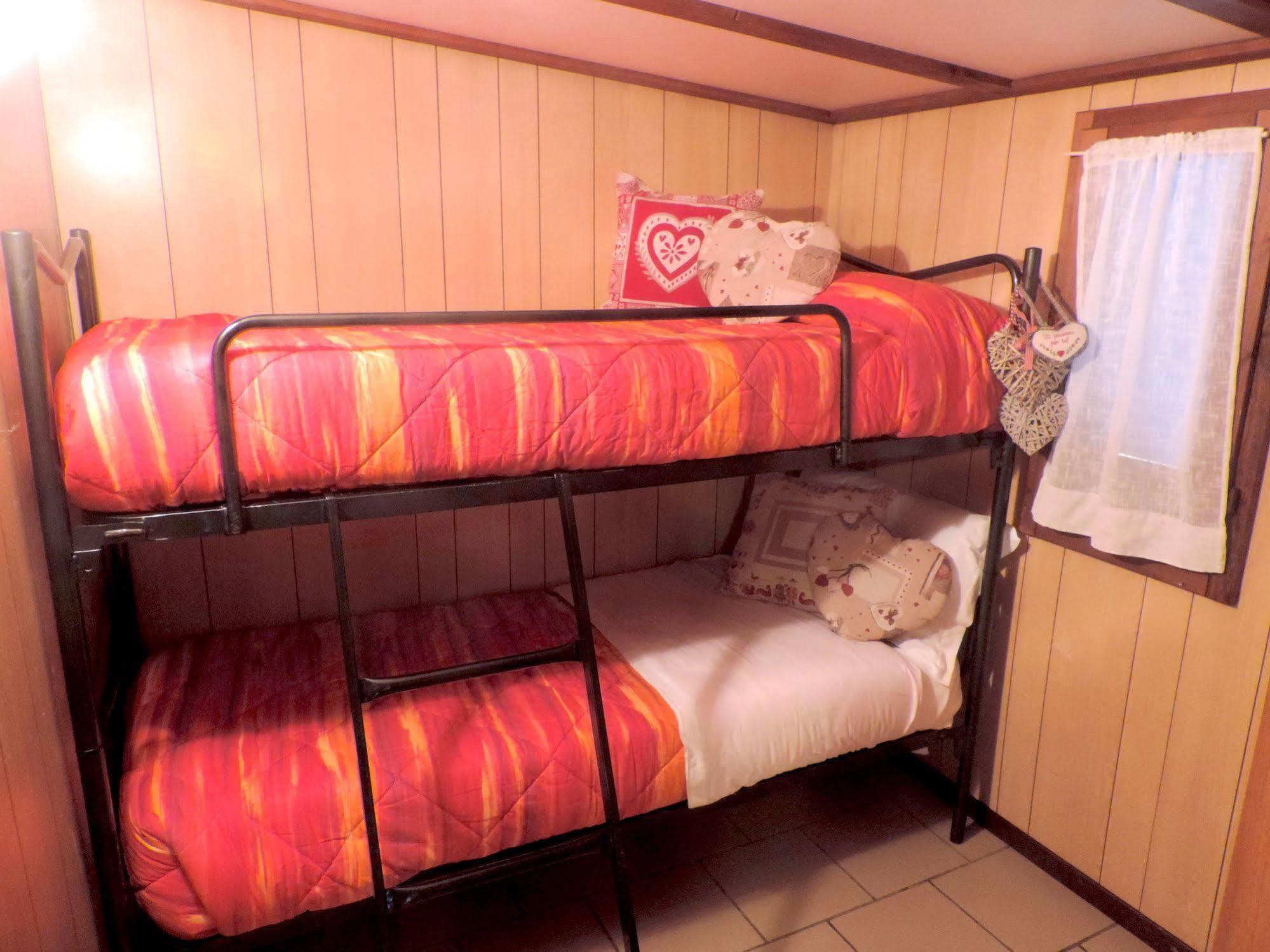 Antey-Saint-André Villaggio Turistico Camping Cervino מראה חיצוני תמונה